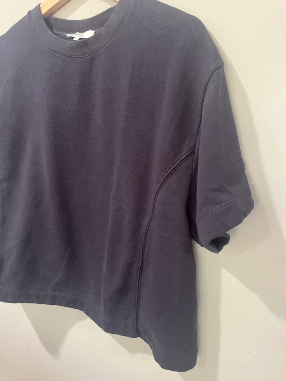 Vince Boxy Short-Sleeve Tee in Navy - Picture 3 of 7